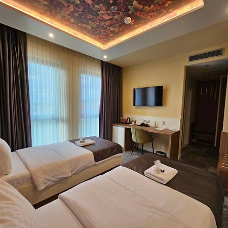 Hotel Etna Gracanica  Екстер'єр фото