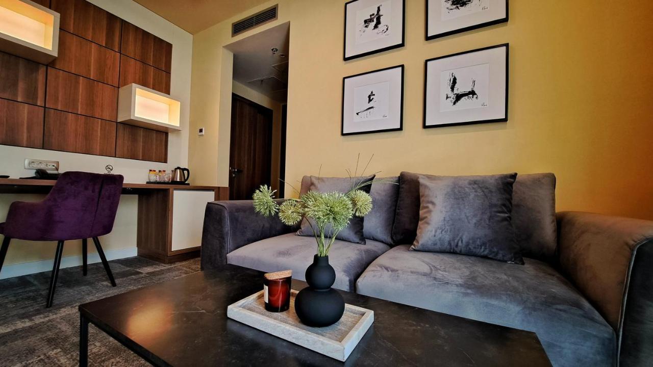 Hotel Etna Gracanica  Екстер'єр фото