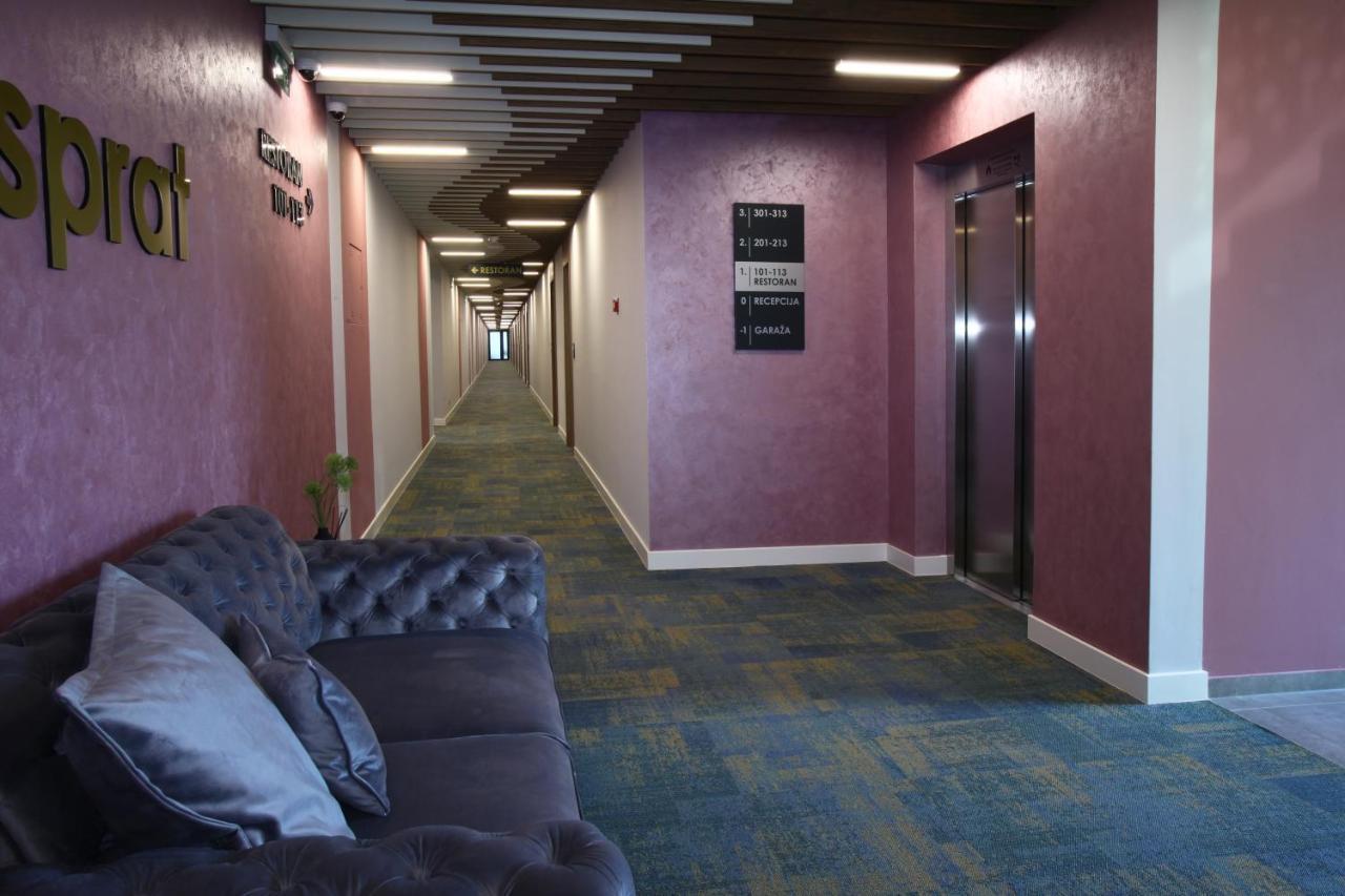 Hotel Etna Gracanica  Екстер'єр фото