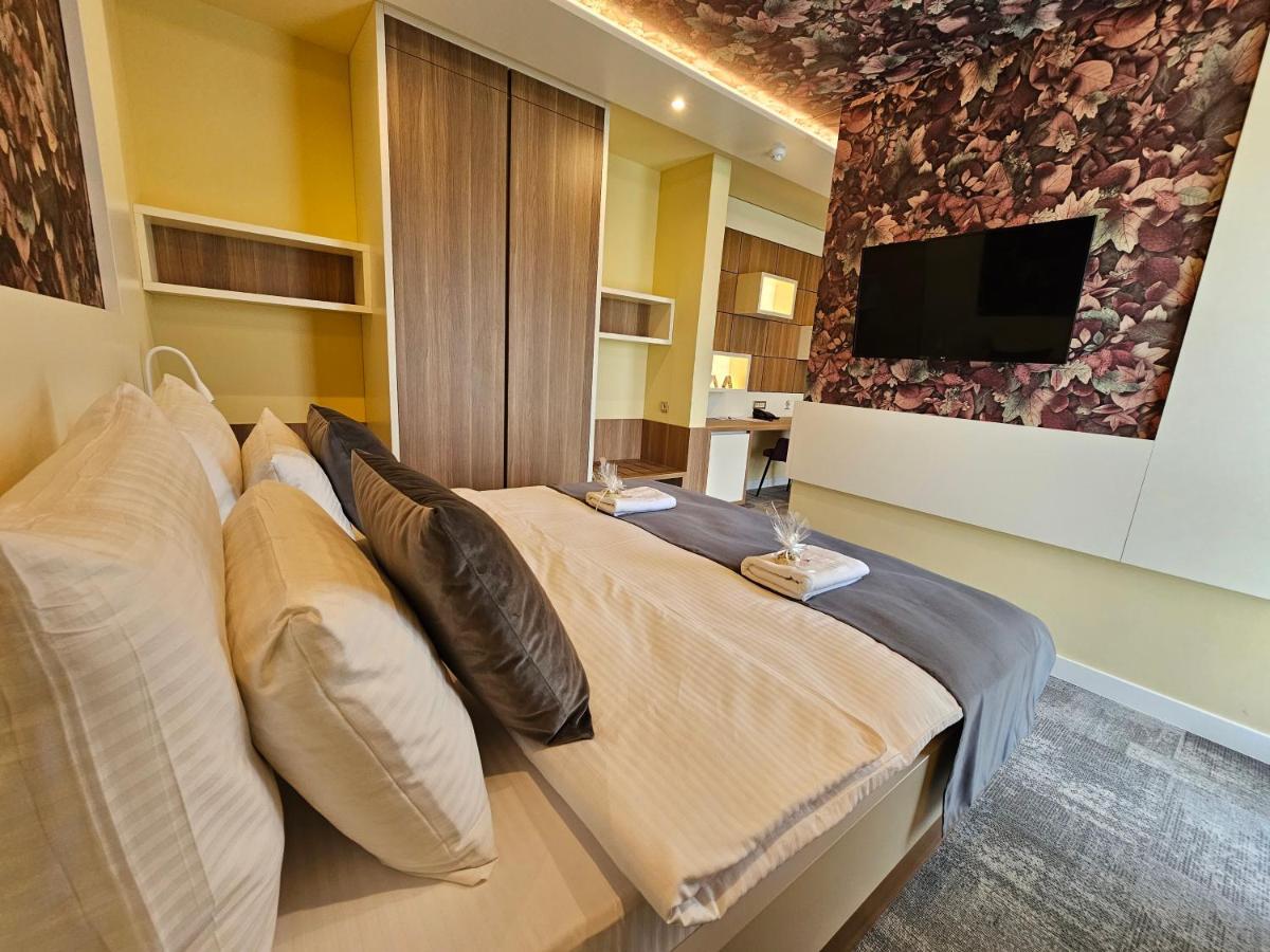 Hotel Etna Gracanica  Екстер'єр фото