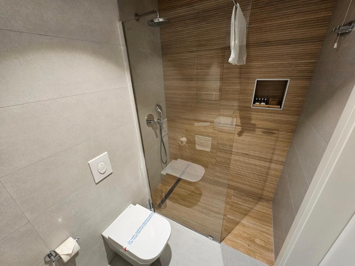 Hotel Etna Gracanica  Екстер'єр фото