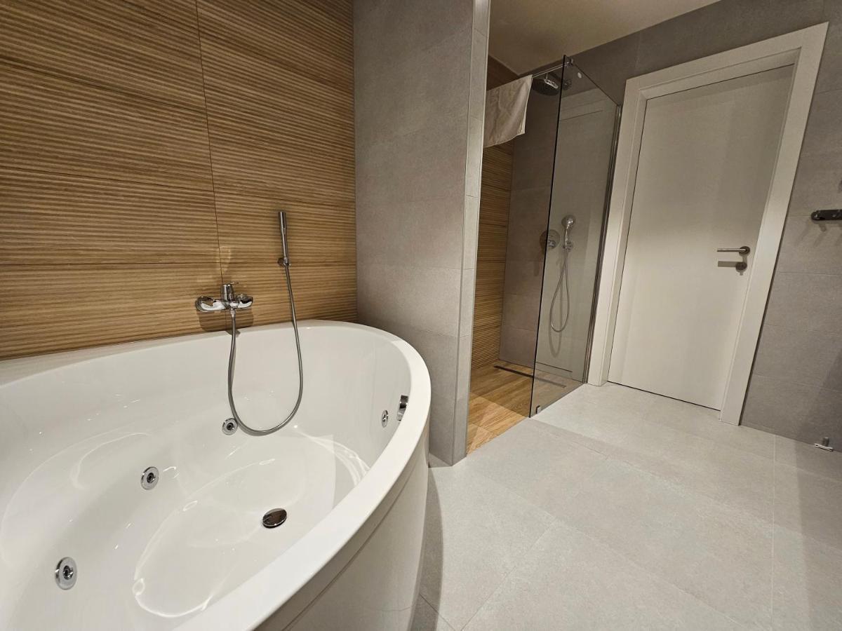 Hotel Etna Gracanica  Екстер'єр фото