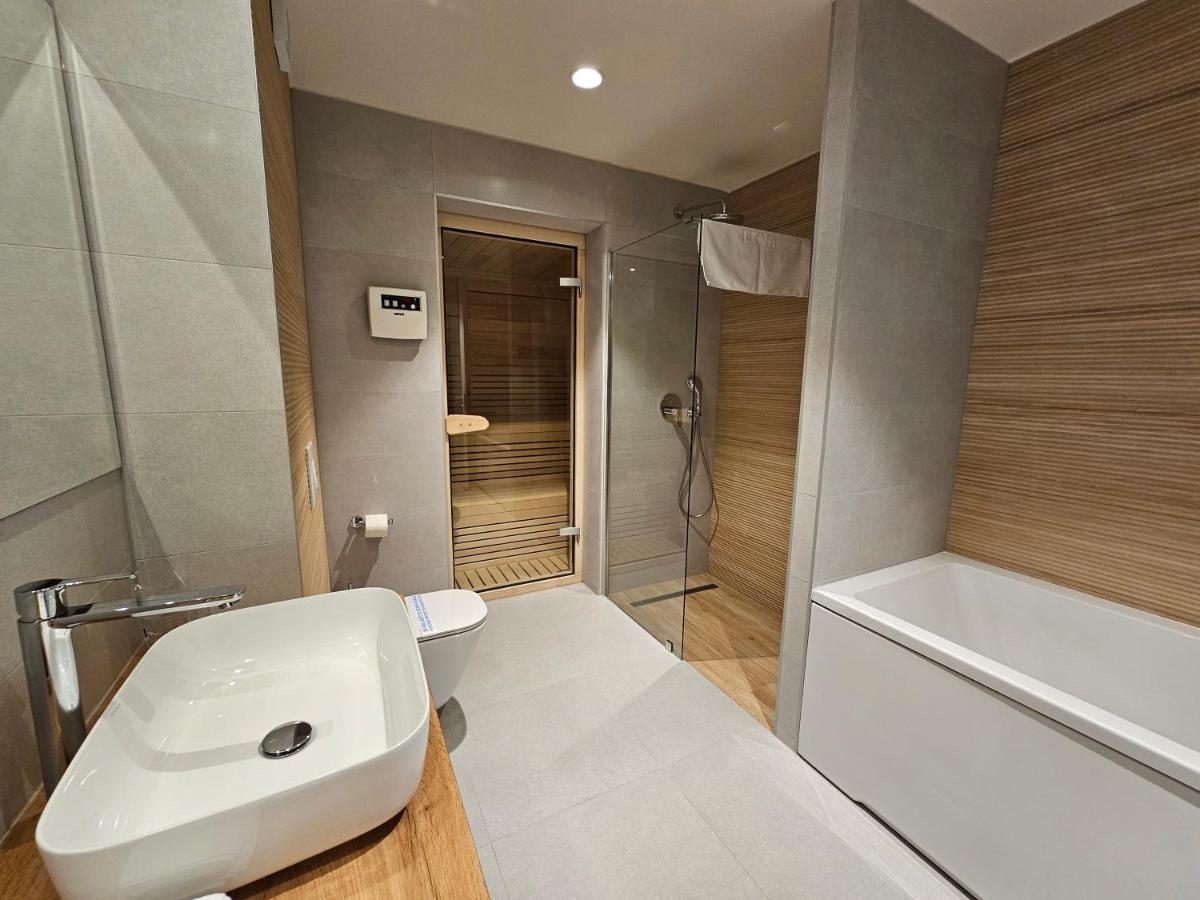 Hotel Etna Gracanica  Екстер'єр фото