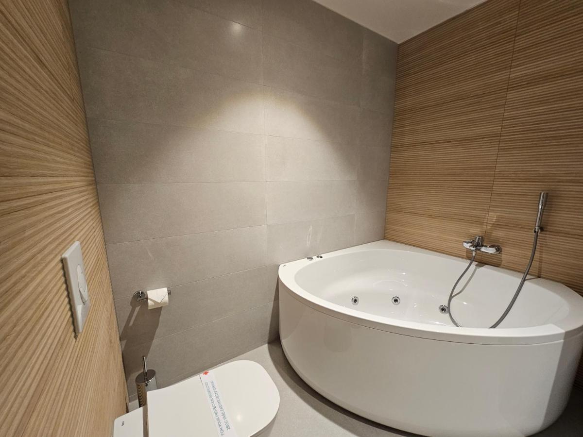 Hotel Etna Gracanica  Екстер'єр фото