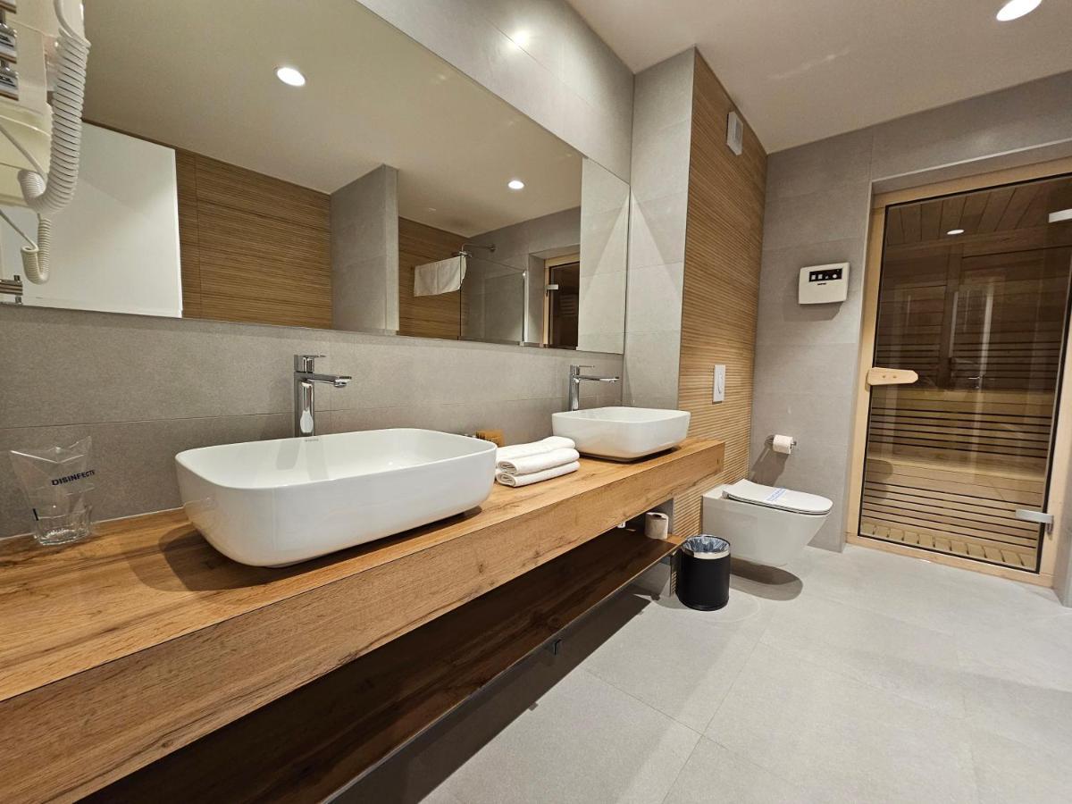 Hotel Etna Gracanica  Екстер'єр фото