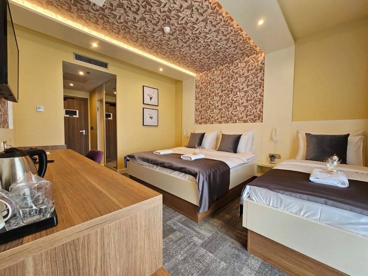 Hotel Etna Gracanica  Екстер'єр фото