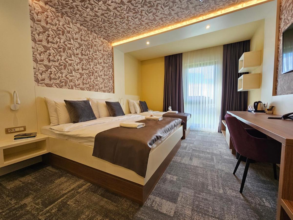 Hotel Etna Gracanica  Екстер'єр фото