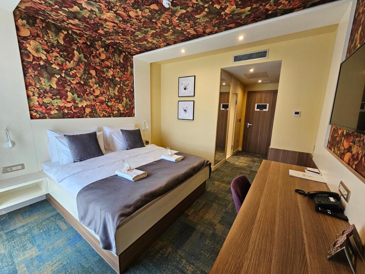 Hotel Etna Gracanica  Екстер'єр фото