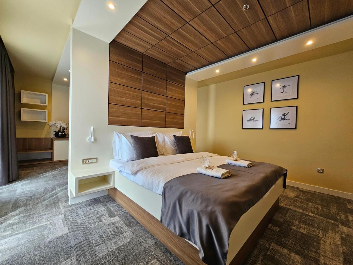 Hotel Etna Gracanica  Екстер'єр фото