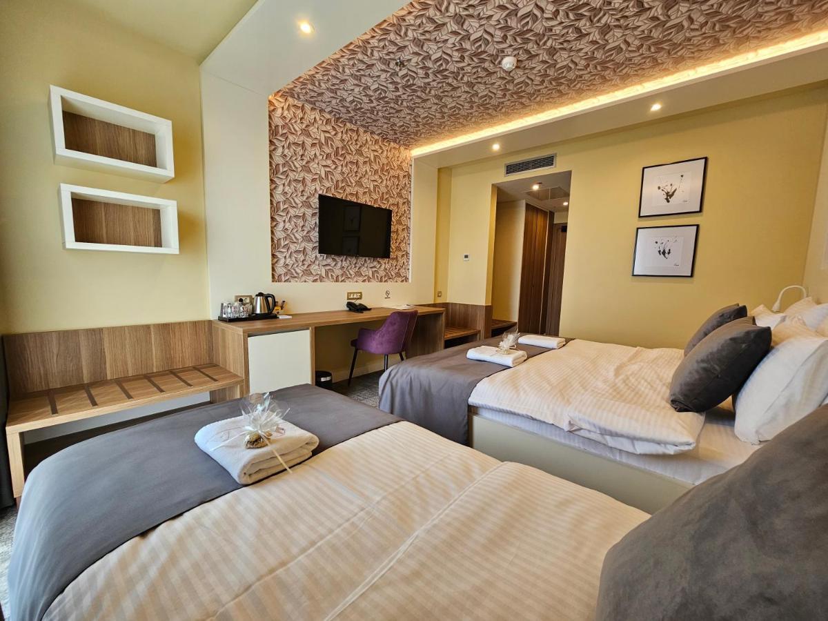 Hotel Etna Gracanica  Екстер'єр фото