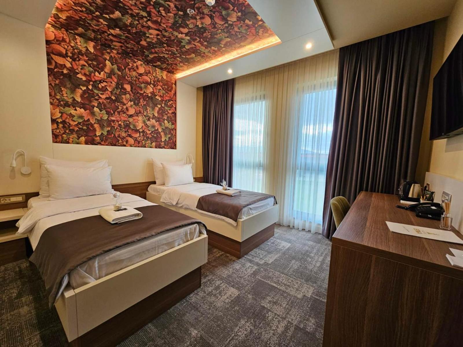 Hotel Etna Gracanica  Екстер'єр фото